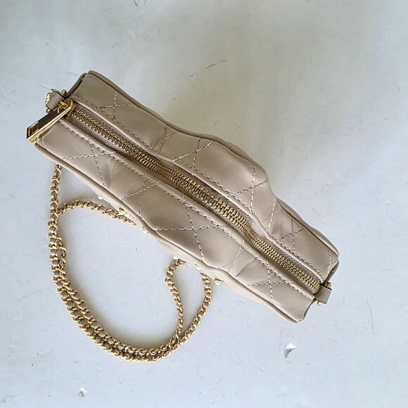 New ALDO Capelin Star quilted crossbody handbag - Picture 4 of 8